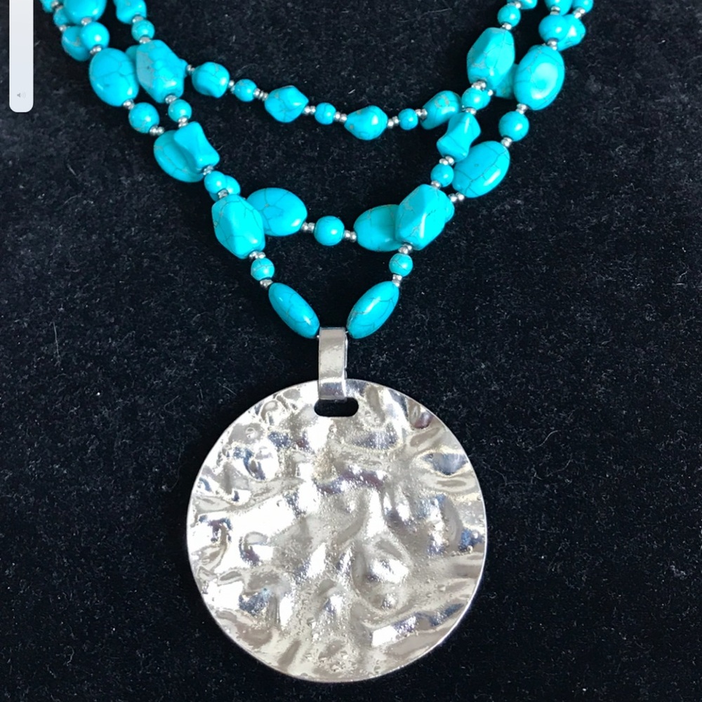 Fashion Faux Turquoise Necklace with Oversized silver pendent